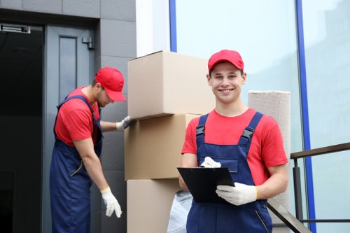 Removals van service for homes in Manor House
