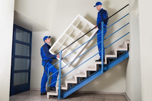 Professional removal van support for flats and apartments in Manor House