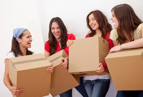 Moving van service for homes and flats in Manor House