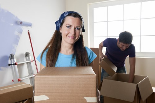Local removals van serving Manor House streets and flats