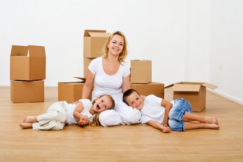 Commercial and residential removals support near Manor House