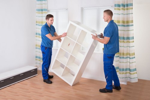 Flat move with careful loading and stair access support in Manor House